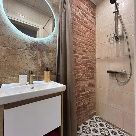 Garden Next To Telliskivi & Old Town Apartman Tallinn